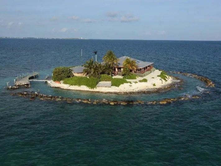 بالصور  أجمل 5 جزر فخمة معروضة للإيجار 