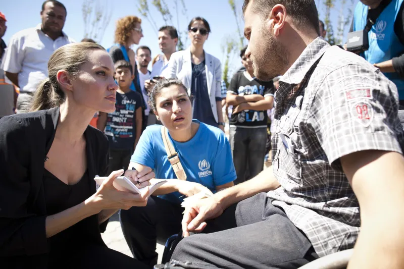 انجلينا جولي: أزمة السوريين لا تحل بالتبرعات وبفتح الحدود