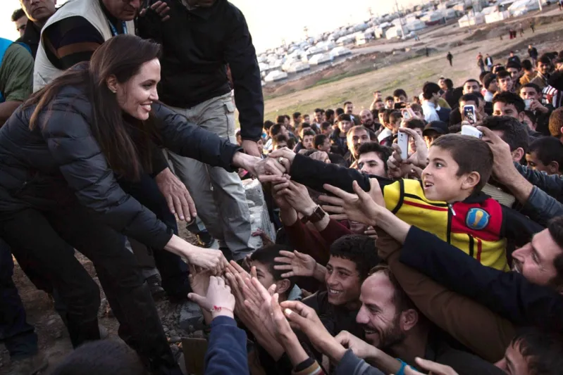 انجلينا جولي: أزمة السوريين لا تحل بالتبرعات وبفتح الحدود