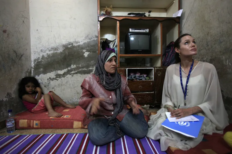 انجلينا جولي: أزمة السوريين لا تحل بالتبرعات وبفتح الحدود