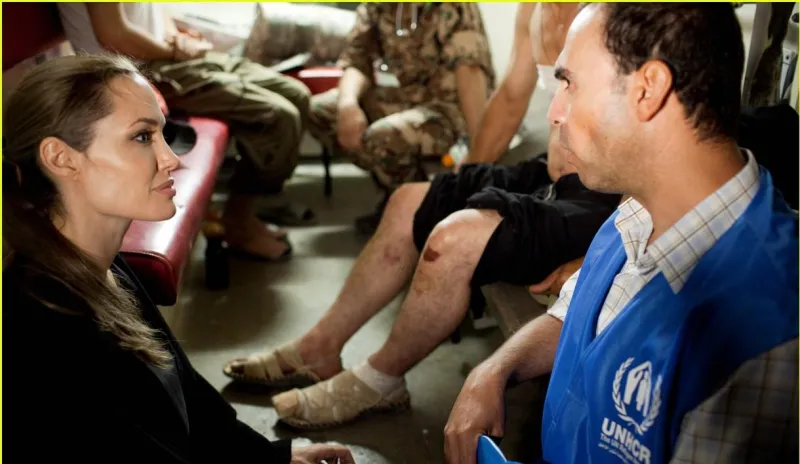 انجلينا جولي: أزمة السوريين لا تحل بالتبرعات وبفتح الحدود