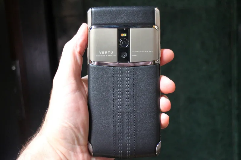 هاتف فاخر بـ 21 ألف دولار!