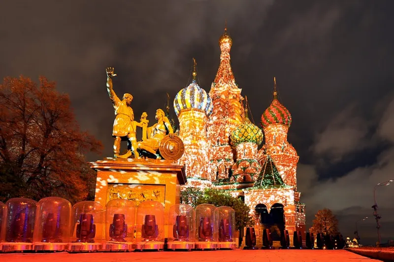 بالصور تعرف الى مهرجان "دائرة الضوء" في موسكو