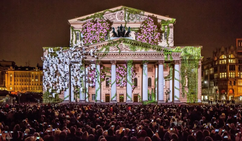 بالصور تعرف الى مهرجان "دائرة الضوء" في موسكو