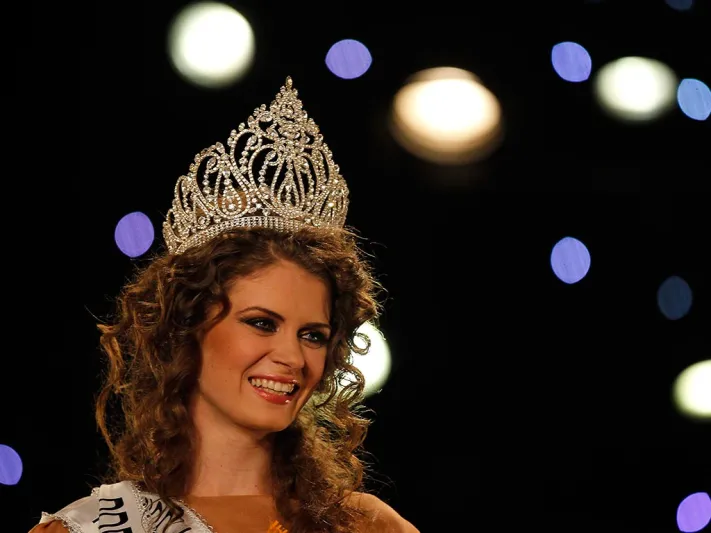 ملكة جمال تتسبب بمقتل 4 أشخاص.. من هي؟