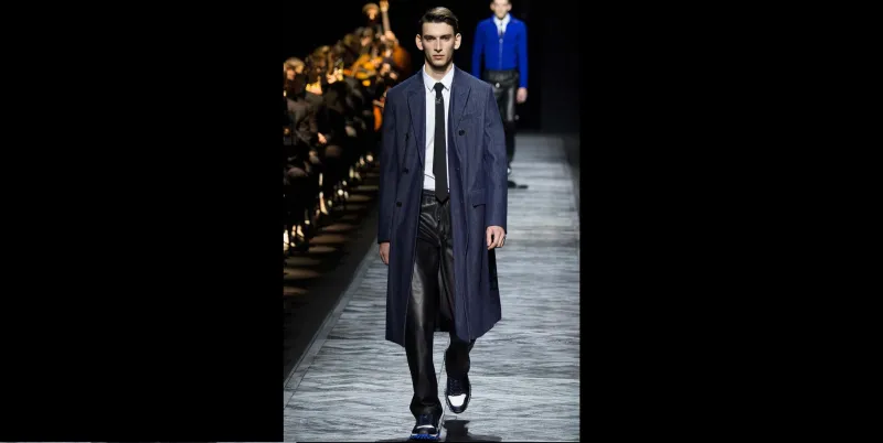 الدنيم: ما سرّه ؟ وهل يصبح مرادفاً للاناقة الرسمية؟