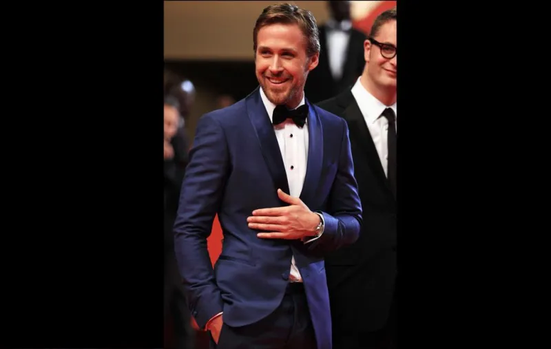 التاكسيدو... خيار المشاهير للمناسبات الكبرى 