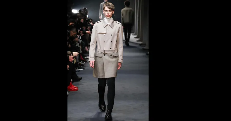 الاسلوب العسكري يحضر بقوة في ازياء الموسم