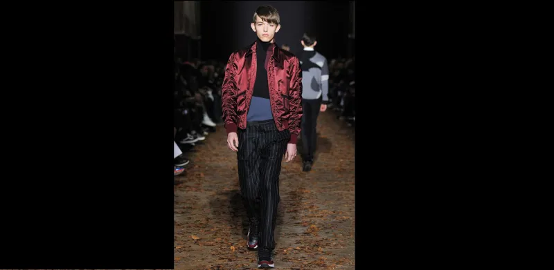 لاطلالة مفعمة بالدفء والجرأة... اختر الاحمر القاني 