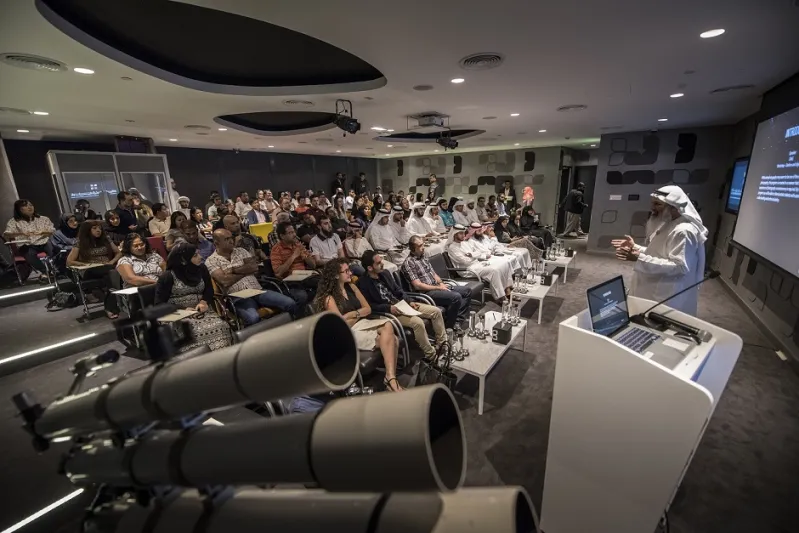 مقر "حمدان بن محمد للتصوير" يشهد عرساً بصرياً في "سلسلة السبت"