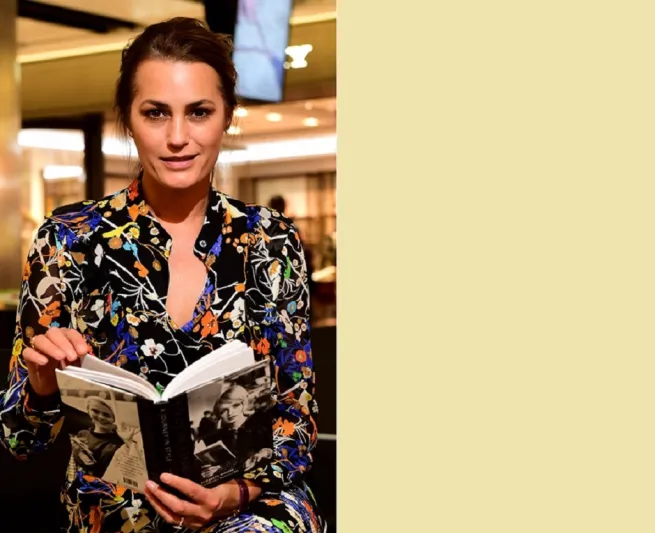 أم كلثوم في كتاب راقٍ أطلقته ياسمين لوبون  لمطار هيثرو