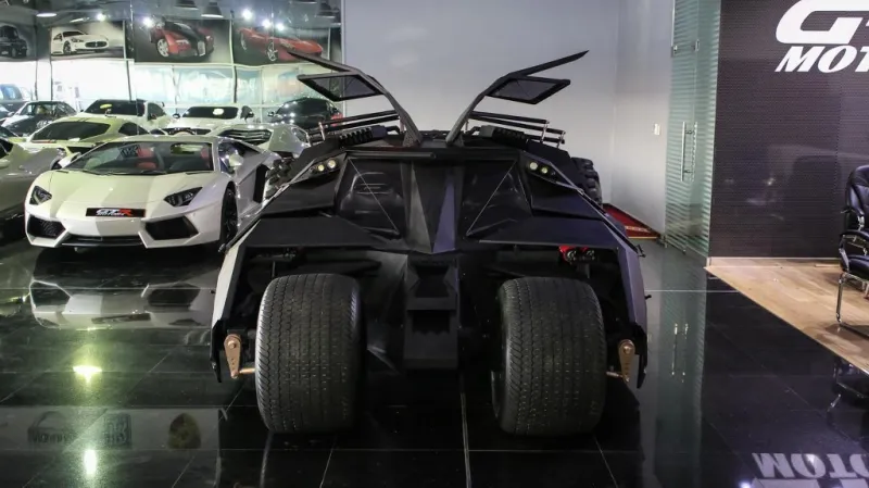 بالصور والفيديو سيارة الوطواط للبيع في دبي بـ 3.5مليون  درهم 