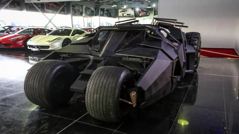 بالصور والفيديو سيارة الوطواط للبيع في دبي بـ 3.5مليون  درهم 