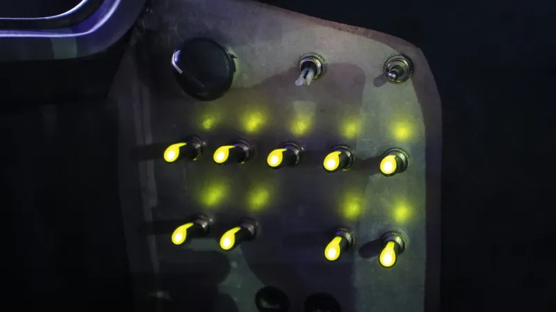 بالصور والفيديو سيارة الوطواط للبيع في دبي بـ 3.5مليون  درهم 