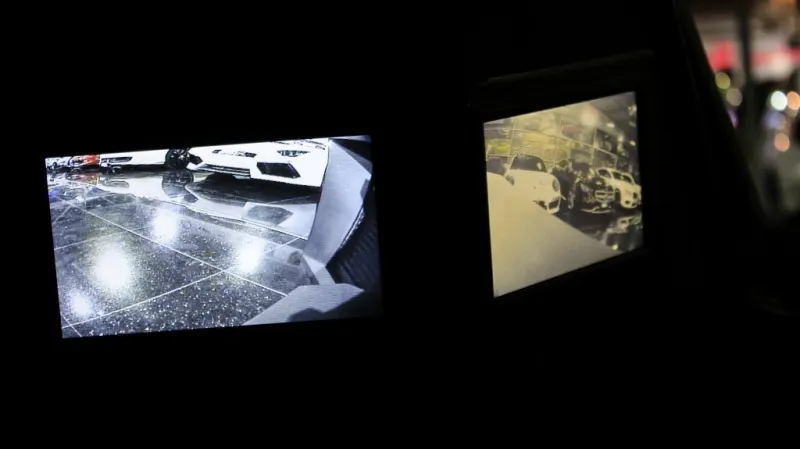 بالصور والفيديو سيارة الوطواط للبيع في دبي بـ 3.5مليون  درهم 