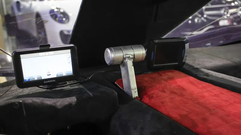 بالصور والفيديو سيارة الوطواط للبيع في دبي بـ 3.5مليون  درهم 