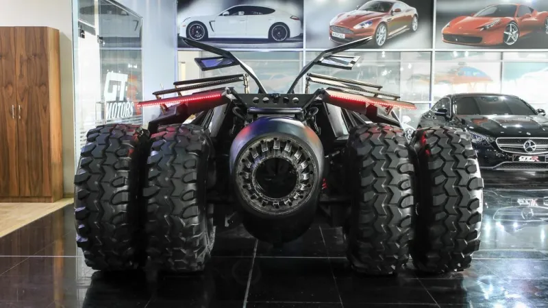 بالصور والفيديو سيارة الوطواط للبيع في دبي بـ 3.5مليون  درهم 