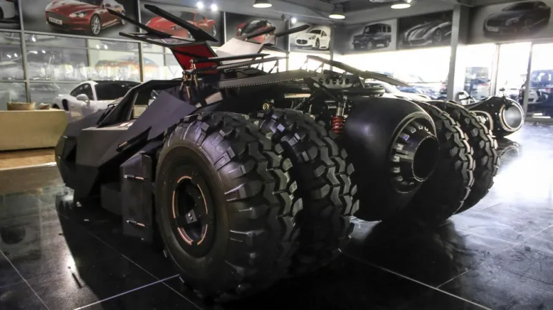 بالصور والفيديو سيارة الوطواط للبيع في دبي بـ 3.5مليون  درهم 