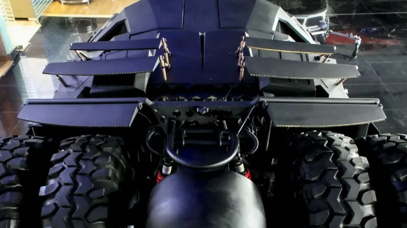 بالصور والفيديو سيارة الوطواط للبيع في دبي بـ 3.5مليون  درهم 