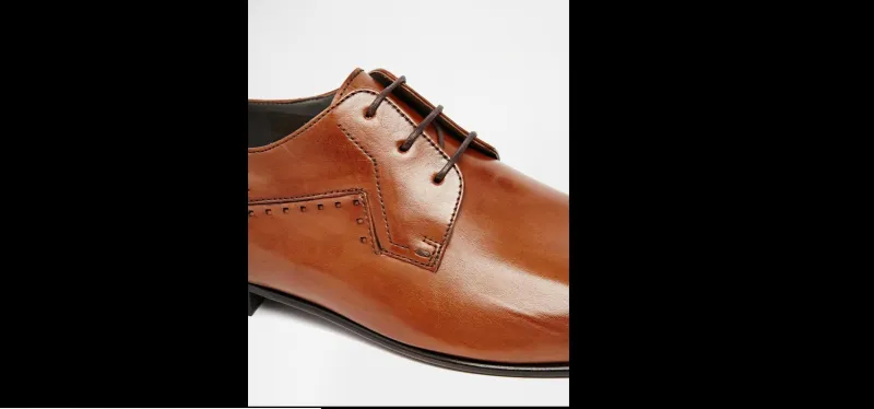 بالصور..حذاء "ديربي" موضة الخريف 