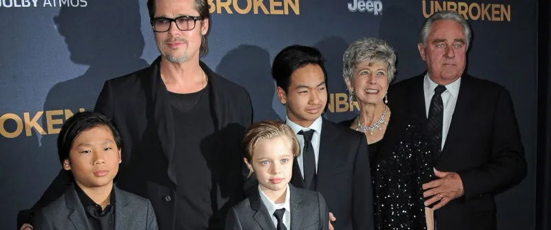 بالصور: كيف يختار النجوم اطلالاتهم حين يكونون برفقة صغارهم؟ 