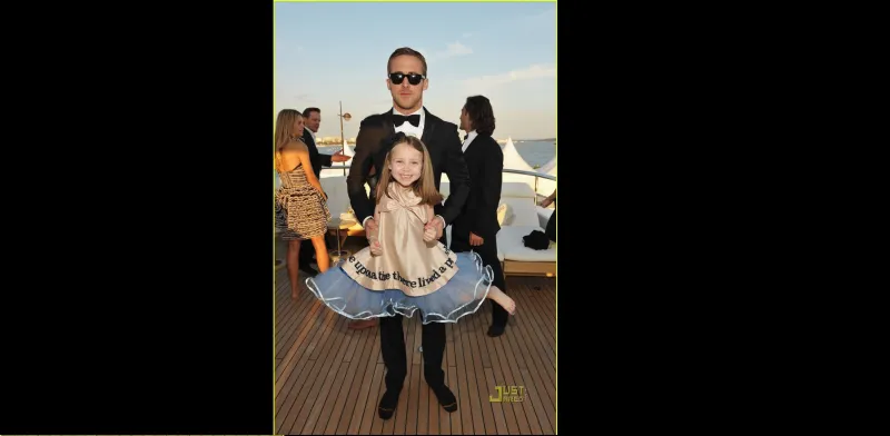 بالصور: كيف يختار النجوم اطلالاتهم حين يكونون برفقة صغارهم؟ 