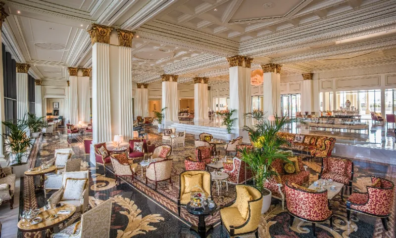 بالصور.. "بلازو فرساتشي دبي" الفخامة الاسطورية