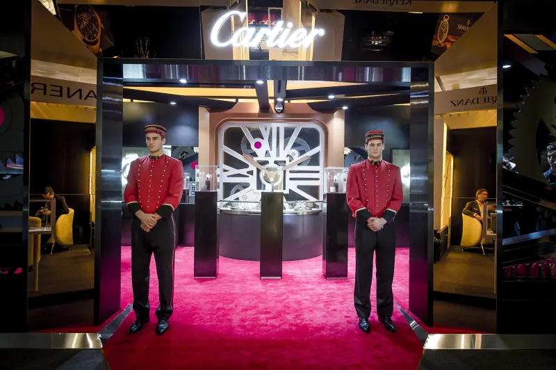 دار كارتييه تحتفل بالساعات الاستثنائية في معرض التعقيدات العظيمة