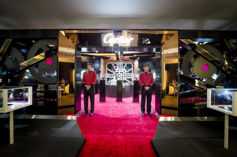 دار كارتييه تحتفل بالساعات الاستثنائية في معرض التعقيدات العظيمة