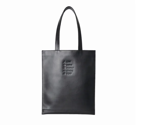 Kenzo تهدي الرجل مجموعة خاصة بموسم الاعياد