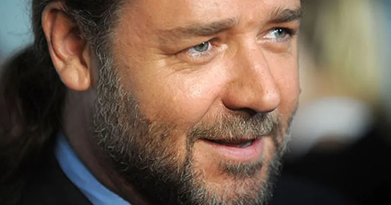 بالصور..نجوم بلغوا الخمسين... وجاذبيتهم لا تأفل 