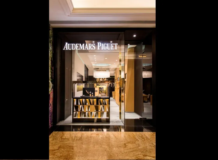 «أوديمار بيغيه» تكشف عن تصميم متجرها الجديد في مول الإمارات