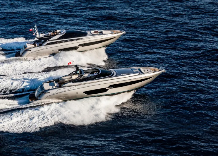 يختان رائعان من طراز يضاهي تمامًا "فورمولا 1"