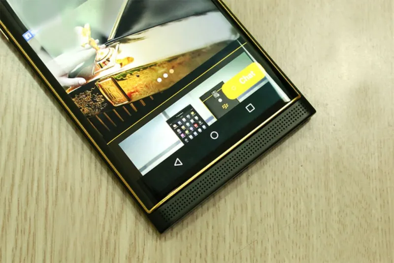 بالصور..النسخة الذهبية من الهاتف Blackberry Priv وصلت 