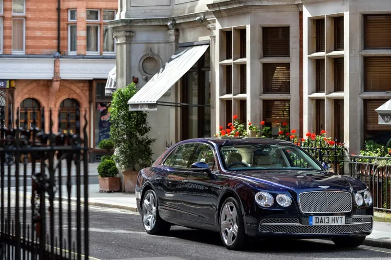 "الرجل" تُقيم بنتلي "فلاينغ سبير" في لندن