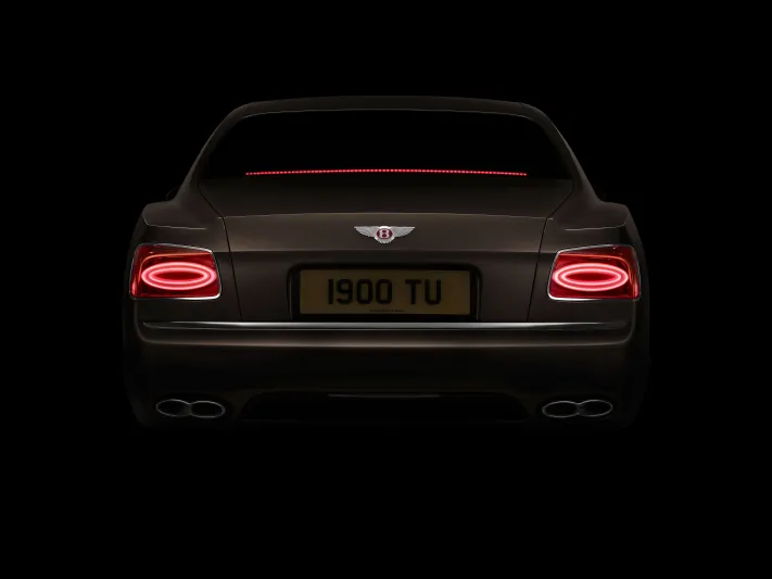 "الرجل" تُقيم بنتلي "فلاينغ سبير" في لندن