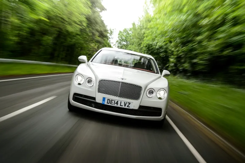 "الرجل" تُقيم بنتلي "فلاينغ سبير" في لندن