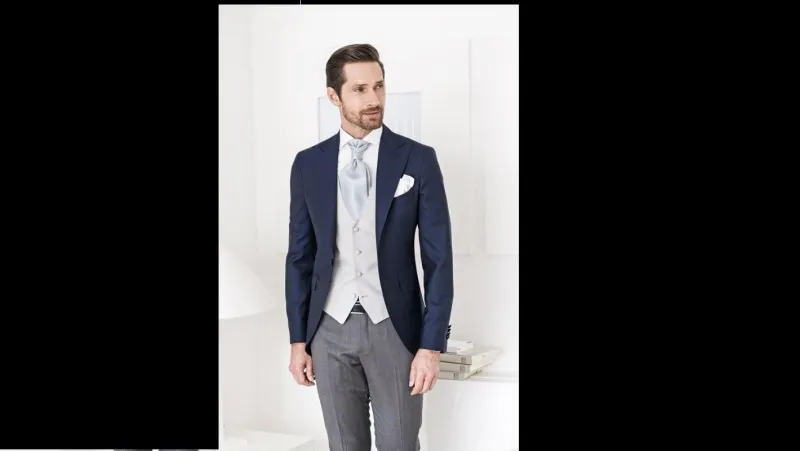 تألق يوم زفافك ببذلات استثنائية! 