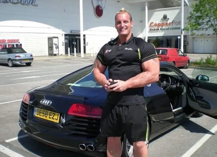 بالصور..لاعب كمال الاجسام الذي  قتلته المنشطات 