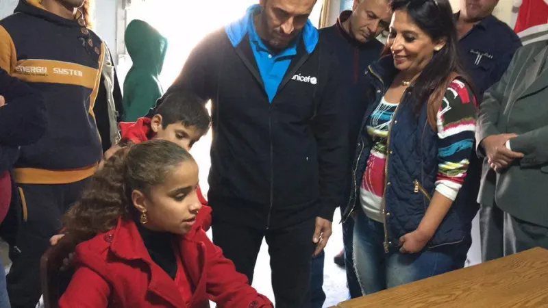 بالصور.. كاظم الساهر يزور مخيمات اللاجئين السوريين