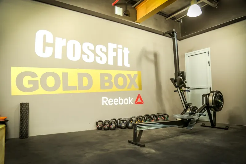 الشيخ محمد بن نهيان  يفتتح صالة كروس فيت في الامارات 