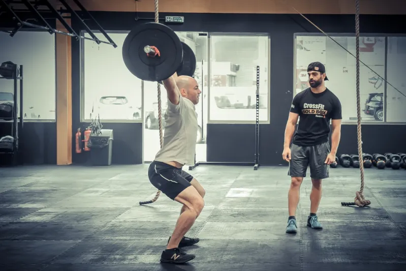 الشيخ محمد بن نهيان  يفتتح صالة كروس فيت في الامارات 