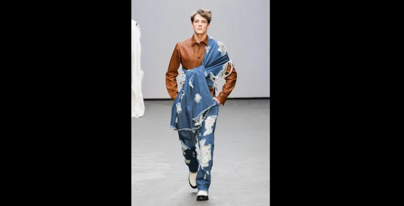 بالصور... أسوأ 9 تصاميم اعتلت المنصات العالمية