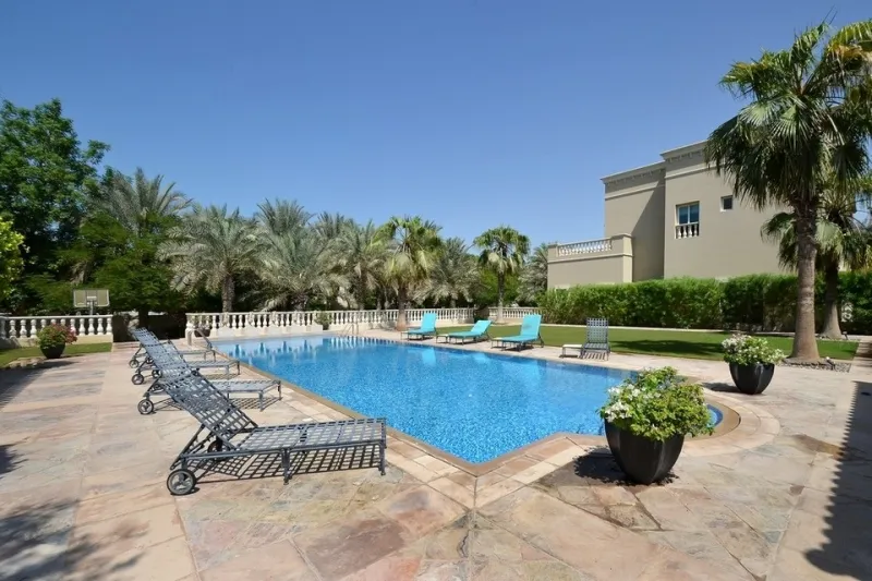 بالصور..فيلا فاخرة في دبي بسعر 54 مليون درهم