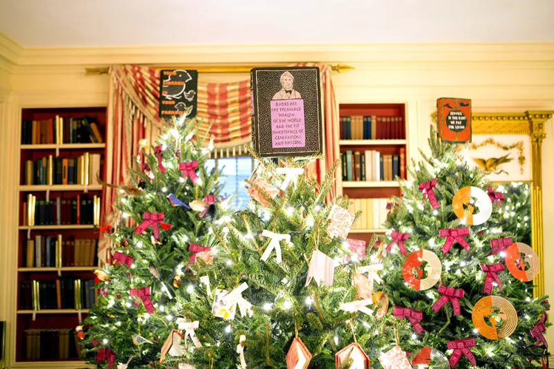 بالصور..كيف تزين البيت الابيض هذا العام؟