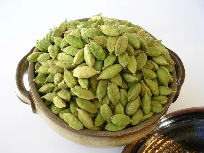 إكتشاف العلماء لمعجزة طبية غير متوقعة بالمرة في الحبهان أو (الهيل)