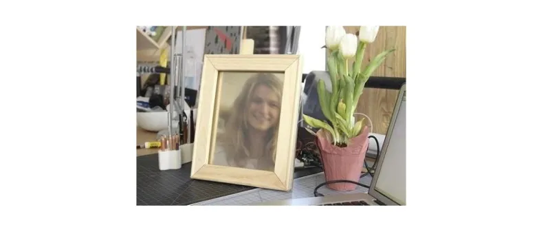 مرآة لا تظهر صورتك إلا إذا ابتسمت 