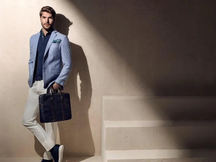 كيف ترتدي السروال الابيض بأناقة؟