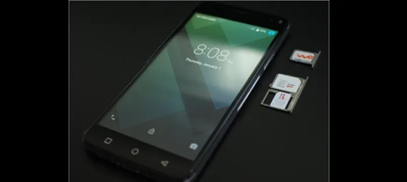 أول هاتف بثلاث شرائح يصل للأسواق العالمية 