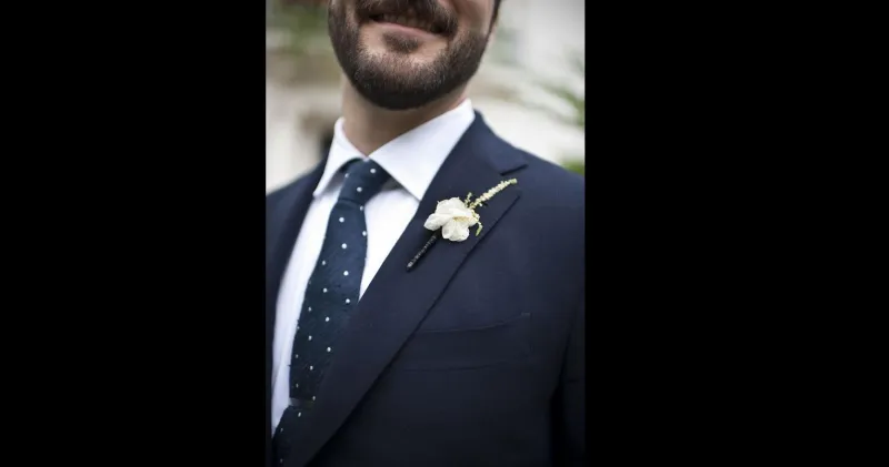 8 نماذج لتزين سترتك بالازهار يوم زفافك